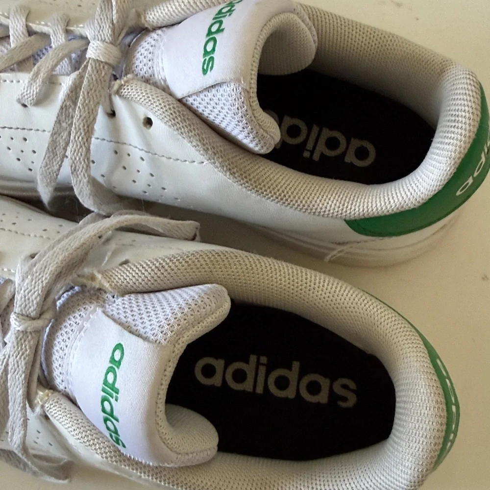 Adidas Sneakers in White and Green - Size 5 - Picture 4 of 11